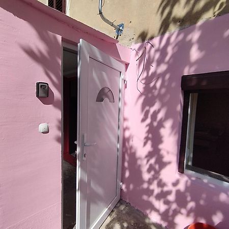 Heli Budget Condo غييكا المظهر الخارجي الصورة